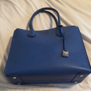 MICHAEL Michael Kors Blue Tote with Structured Elegance